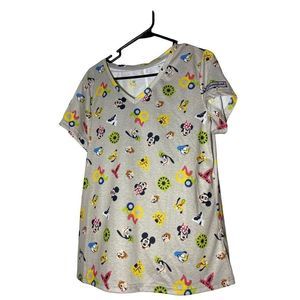 Disneyland Disney parks 2020 characters gray size extra large Tshirt XL